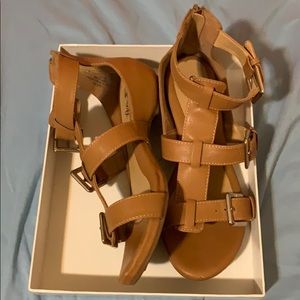 Eurosoft Sofft hidden wedge tan sandals gladiator